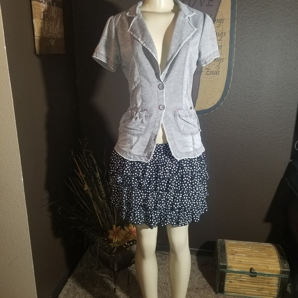 🖤Beautiful Small Closet Romantic Top!!